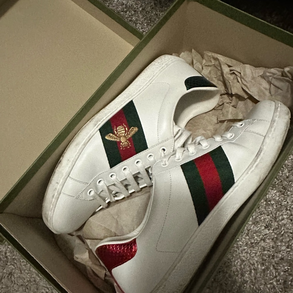 Gucci Men's White Sneakers with Red and Green Accents